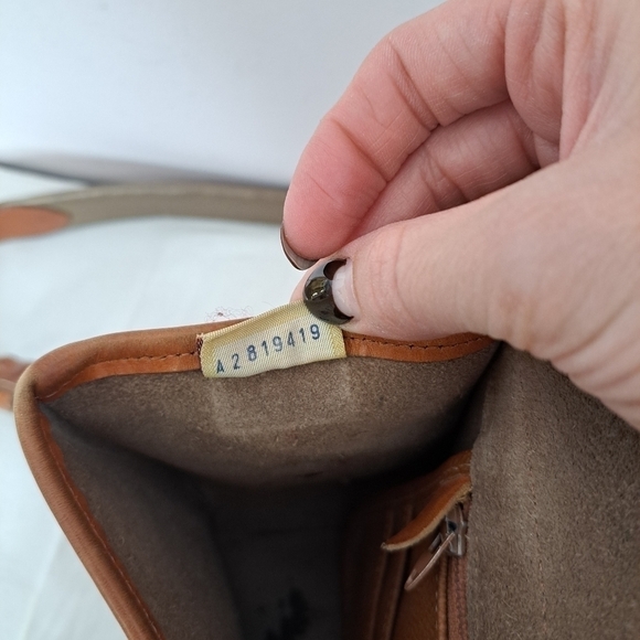 Vintage Dooney&Bourke all weather leather shoulder bag tan - Picture 11 of 11